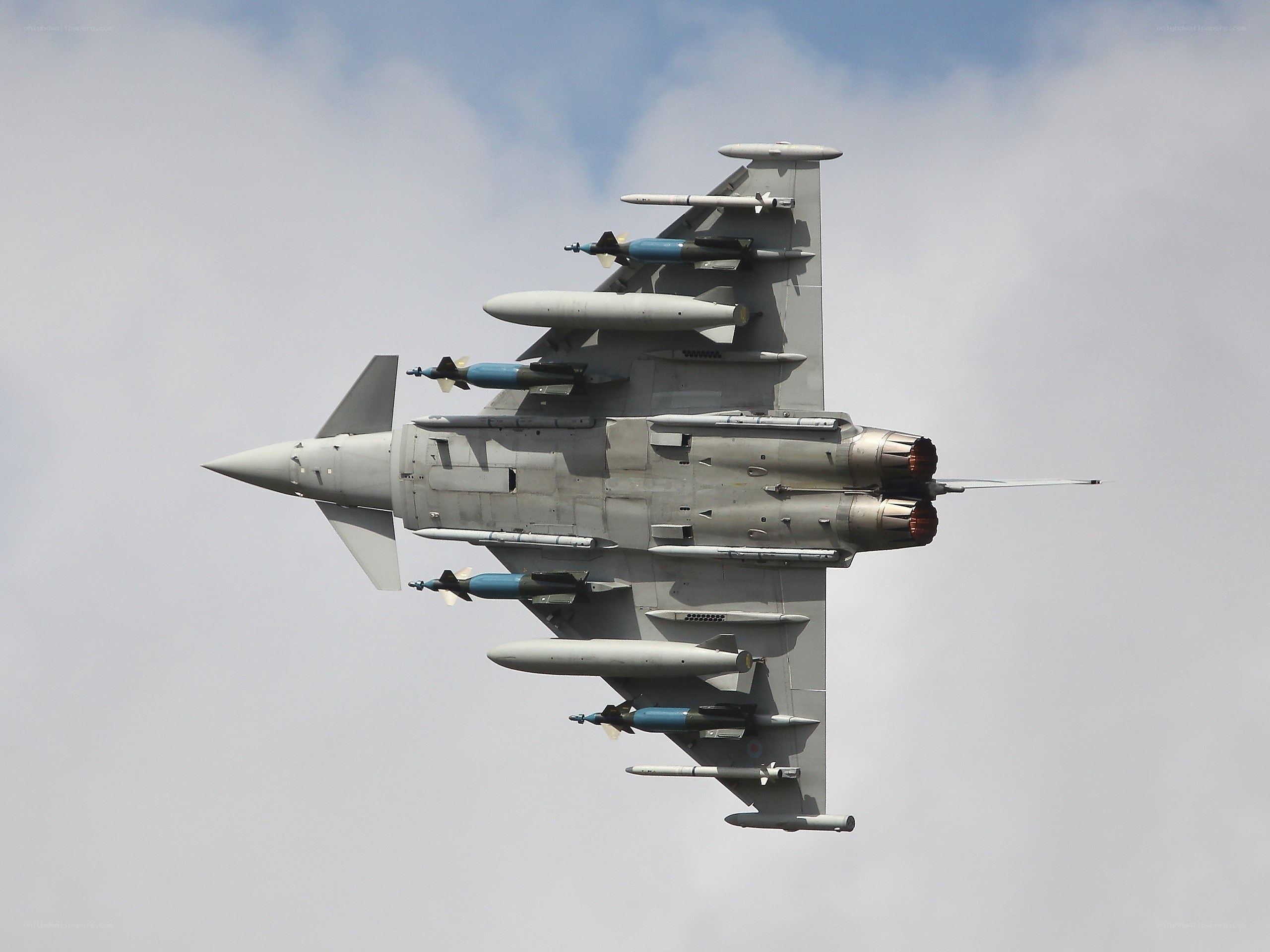 fighter jet with missiles