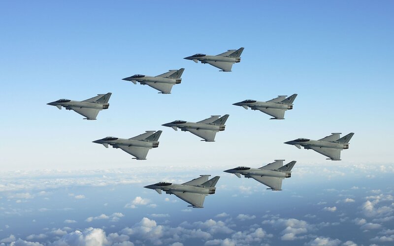 Fighter jets in formation