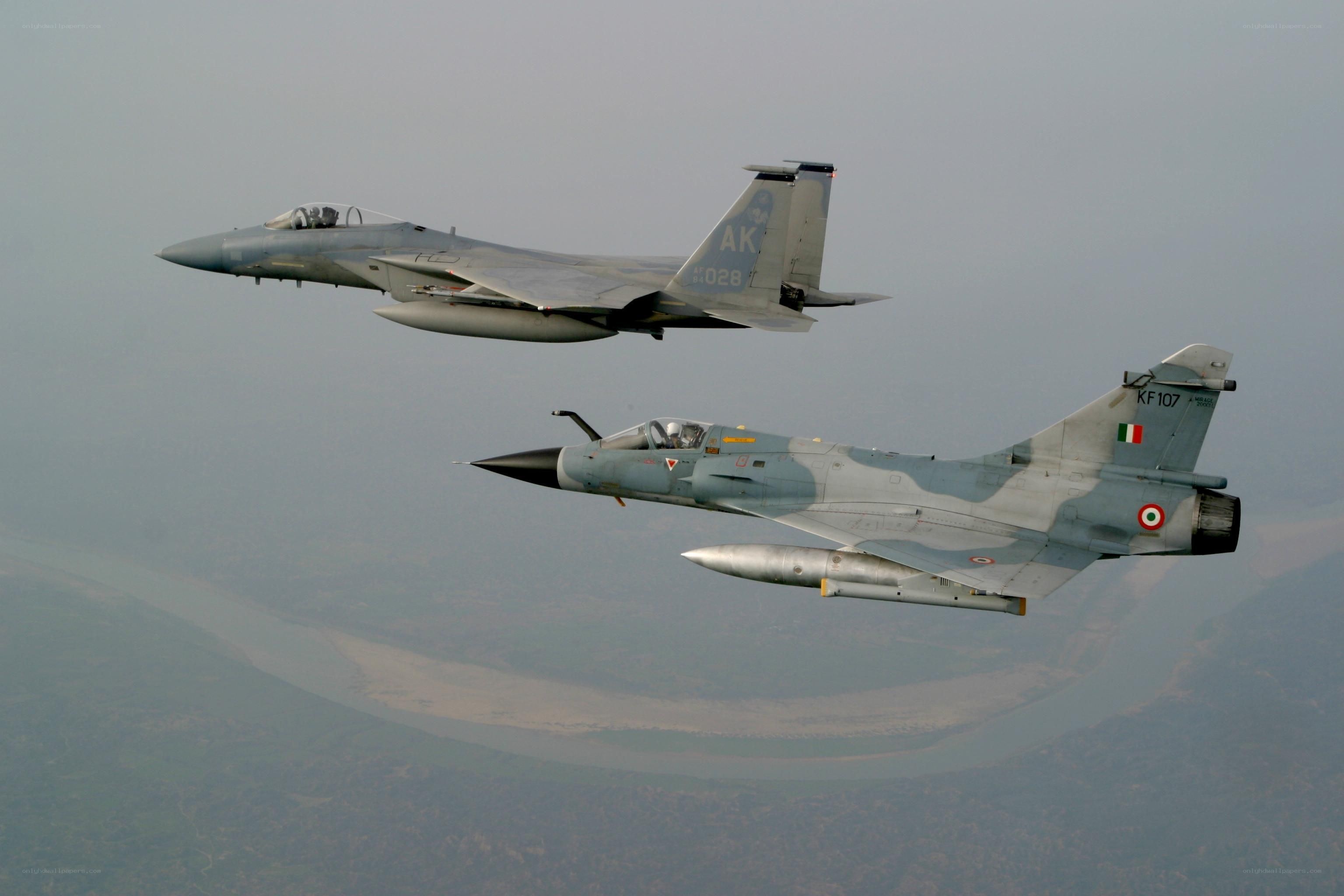Fighter jets in formation