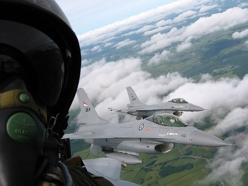 Fighter jets in formation