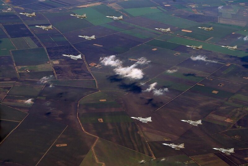 Fighter Jets in Formation — Green, Dramatic, Afternoon