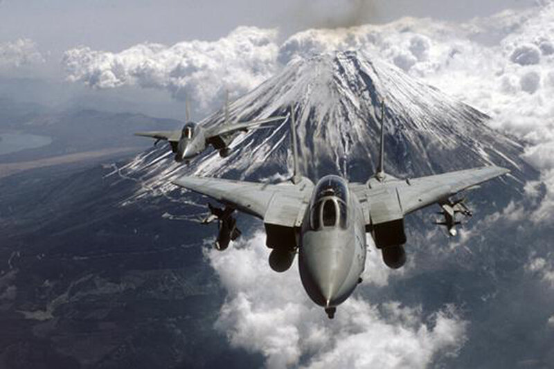 Fighter jets over Mount Fuji