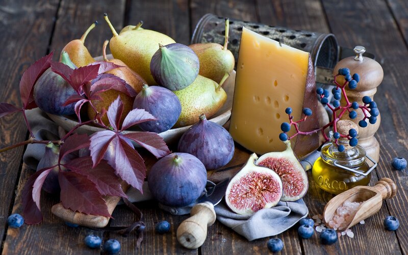 Figs and Cheese Arrangement