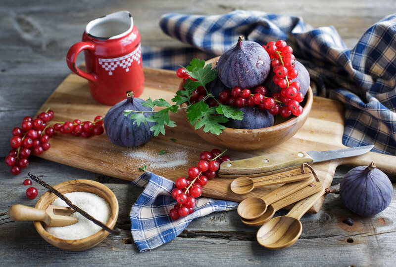 Figs and Red Currants