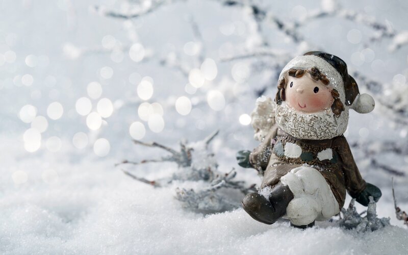 Figurine in Snow — White