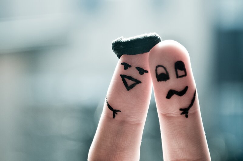 Finger faces with hats