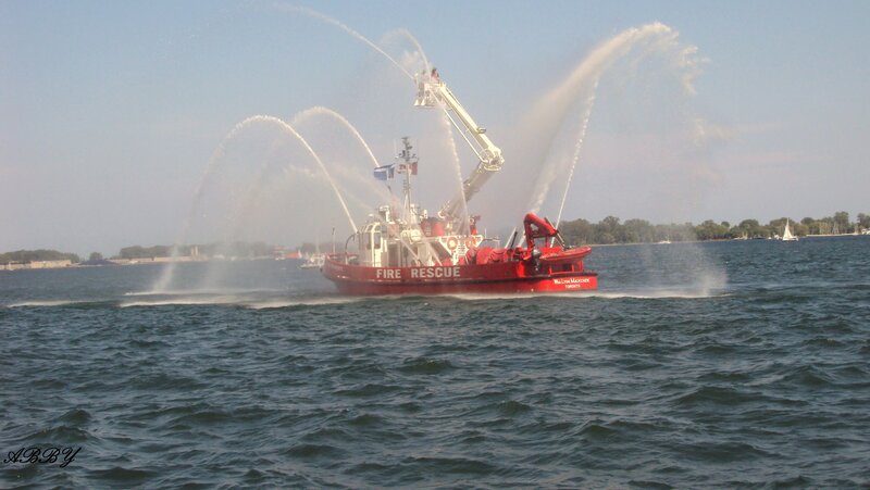 Fire Rescue Boat — Red
