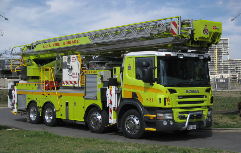 Fire Truck with Ladder — Yellow