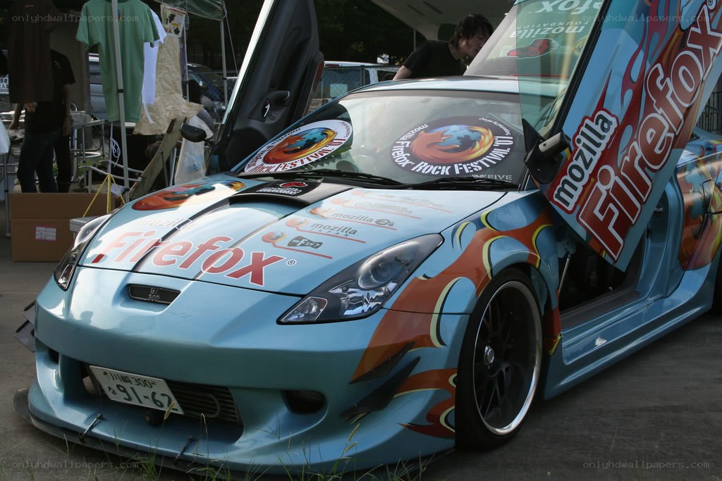 Firefox-themed race car display