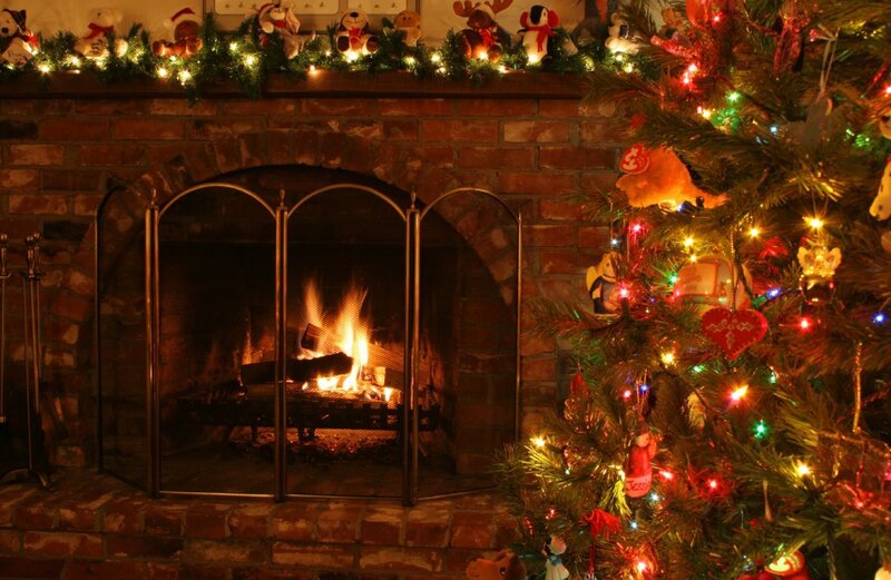 Fireplace and Christmas Tree — Red