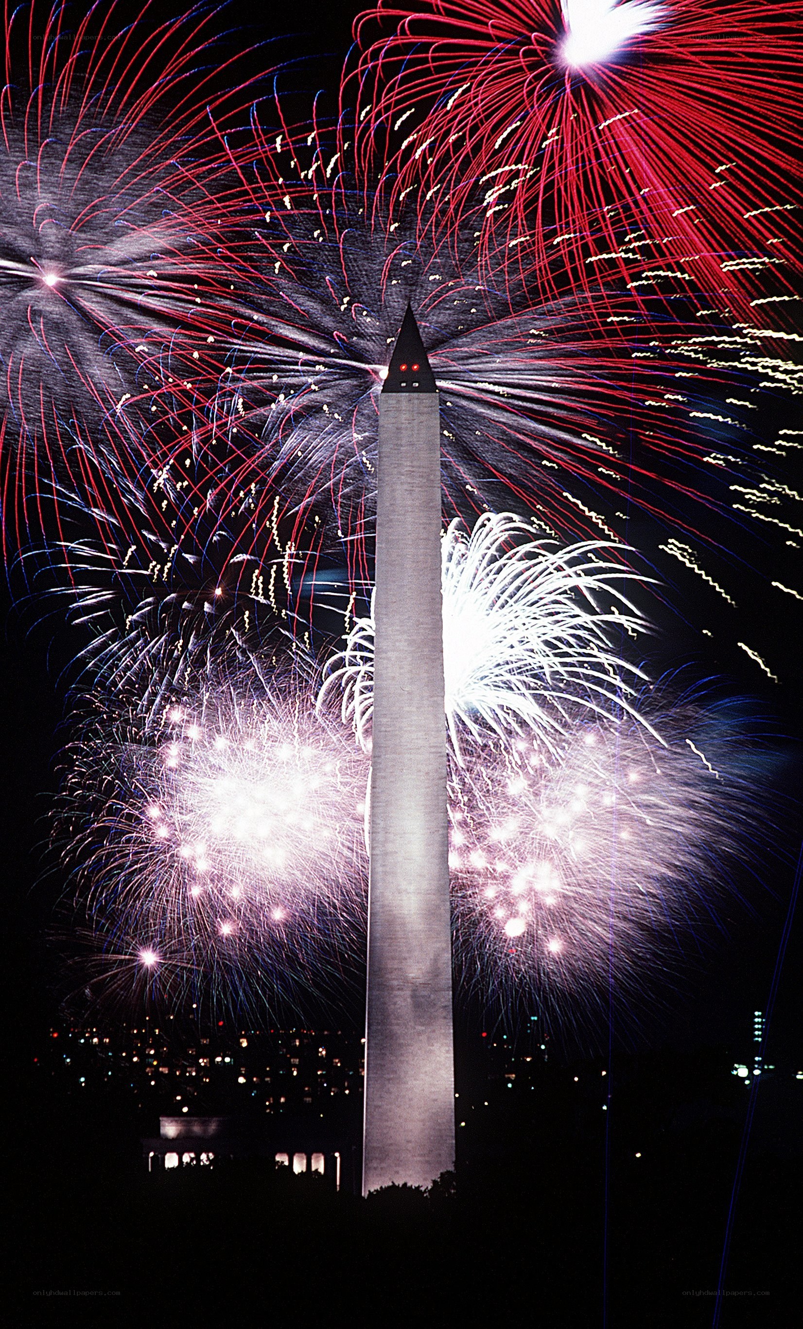 Fireworks at the Washington Monument