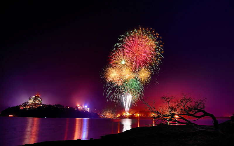 Fireworks over Lake — Purple, Dramatic
