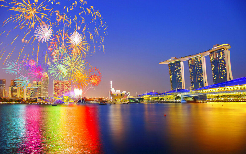 Fireworks over Marina Bay — Blue