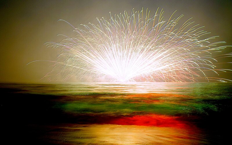 Fireworks over Water — White