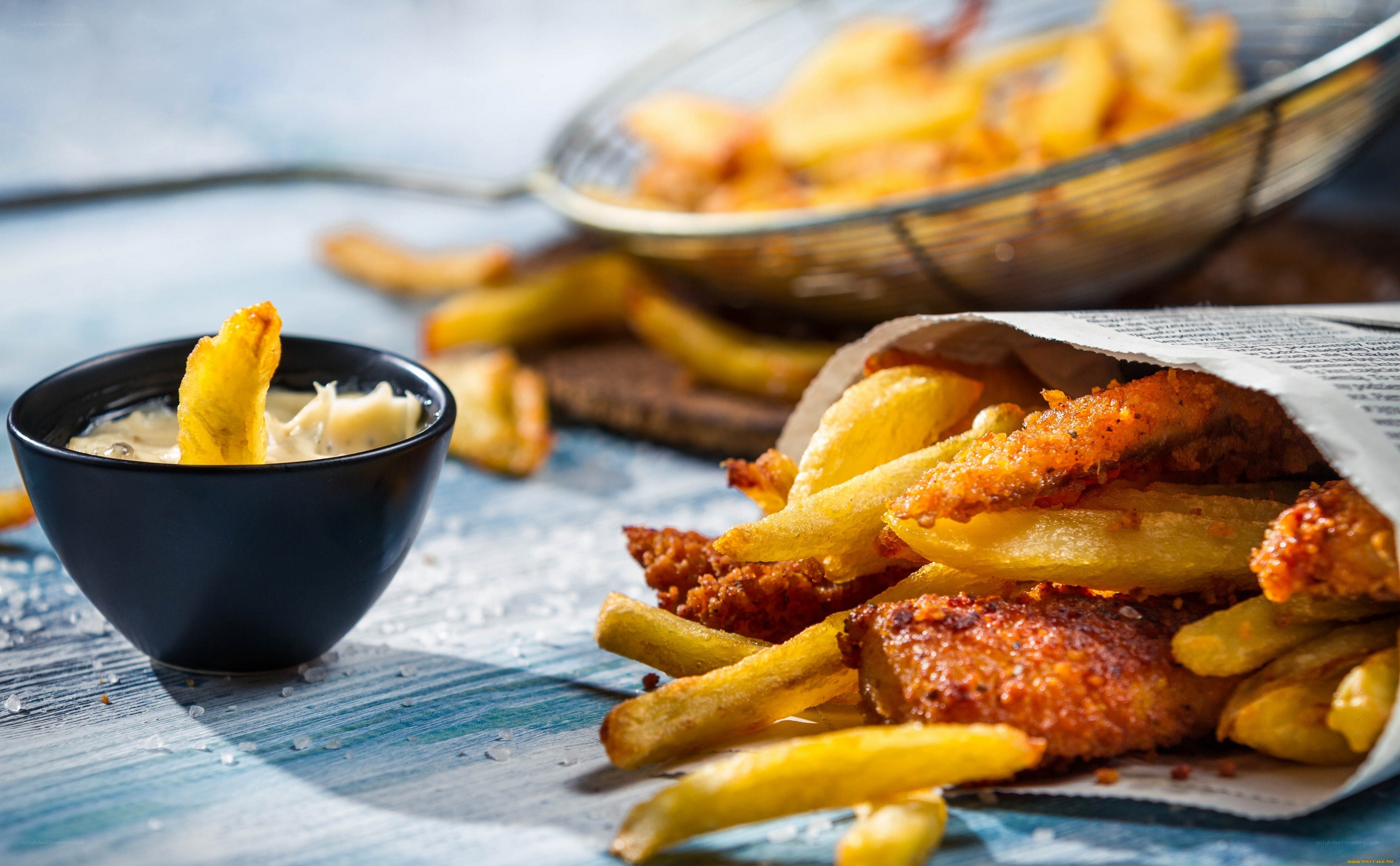 Fish and chips with tartar sauce