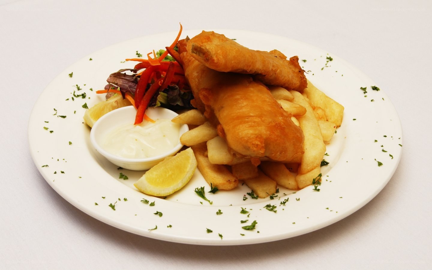 Fish and chips with tartar sauce