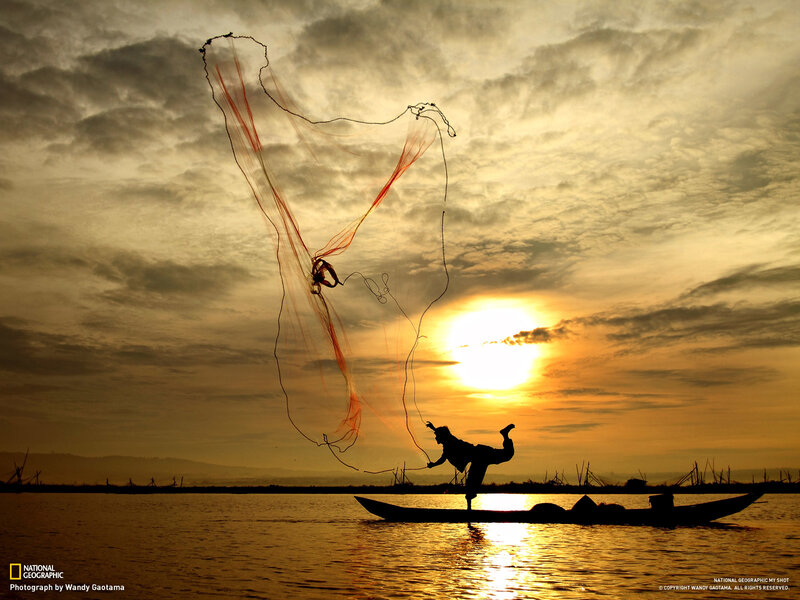 Fisherman Casting Net — Gold