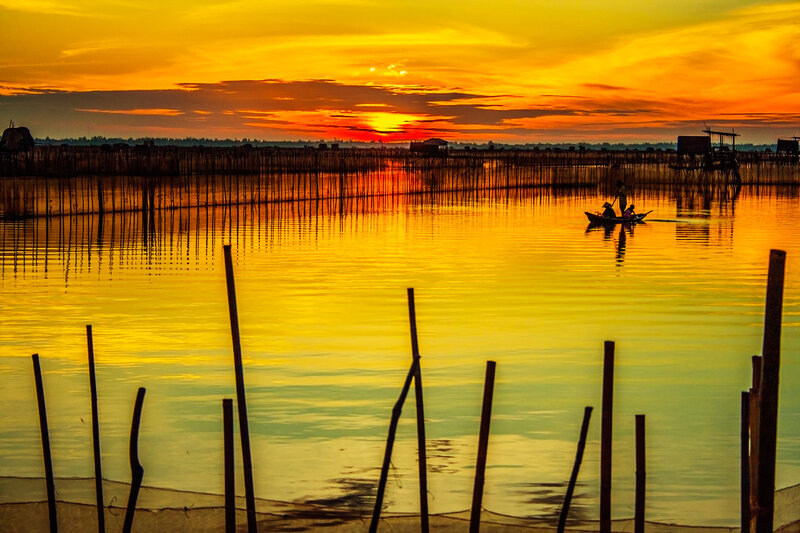 Fisherman in Boat — Yellow