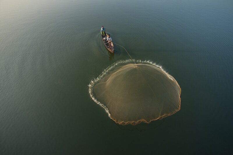 Fishermen Casting Net — Green