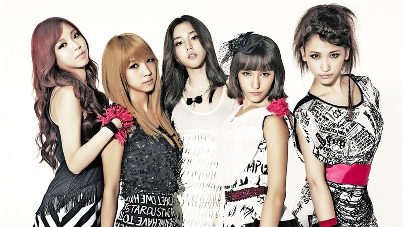 five female k-pop idols posing