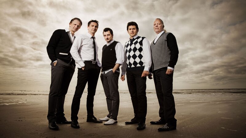 Five Men on Beach — Black