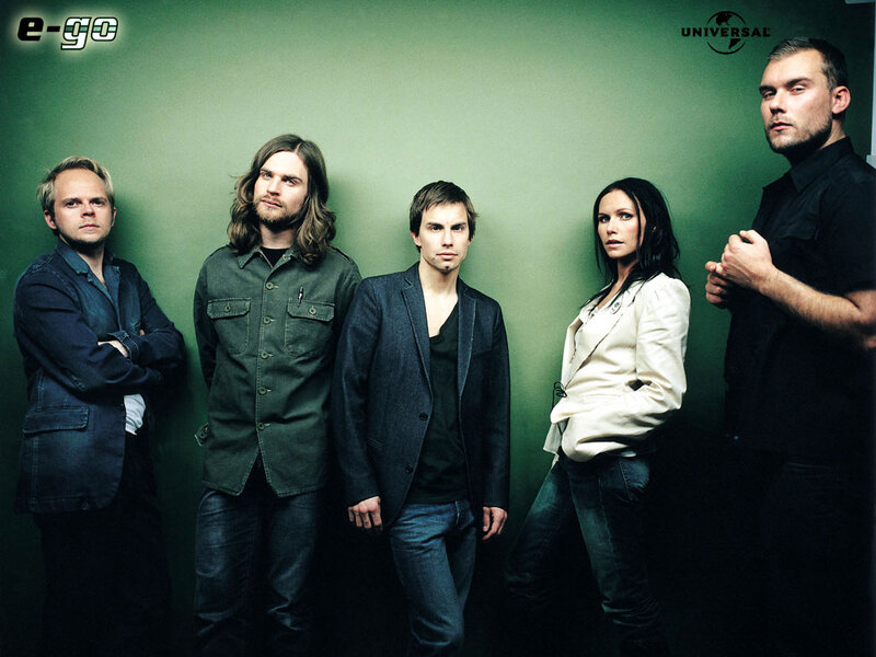 Five People Standing — Green