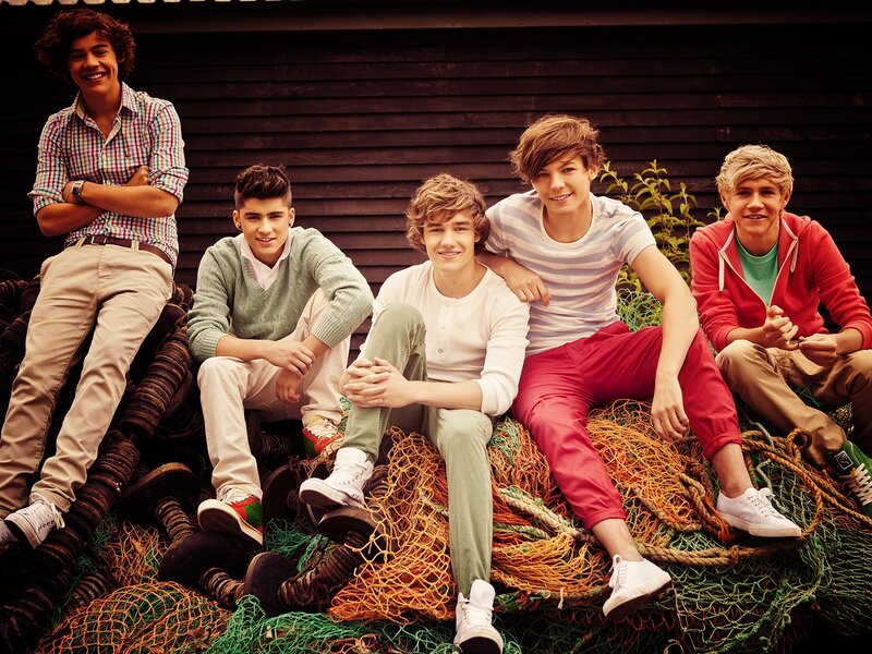 Five Young Men Sitting — Green
