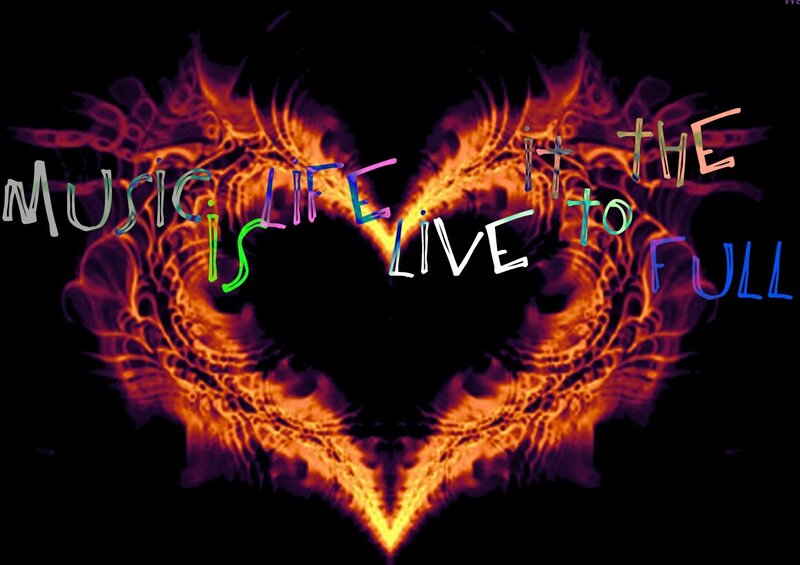 Flame Heart Shape — Black