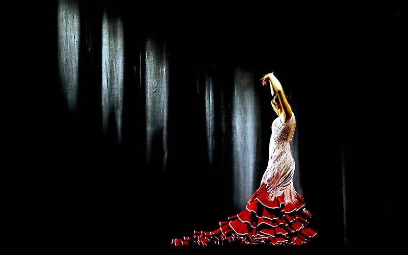 Flamenco Dancer in Red Dress — Dramatic
