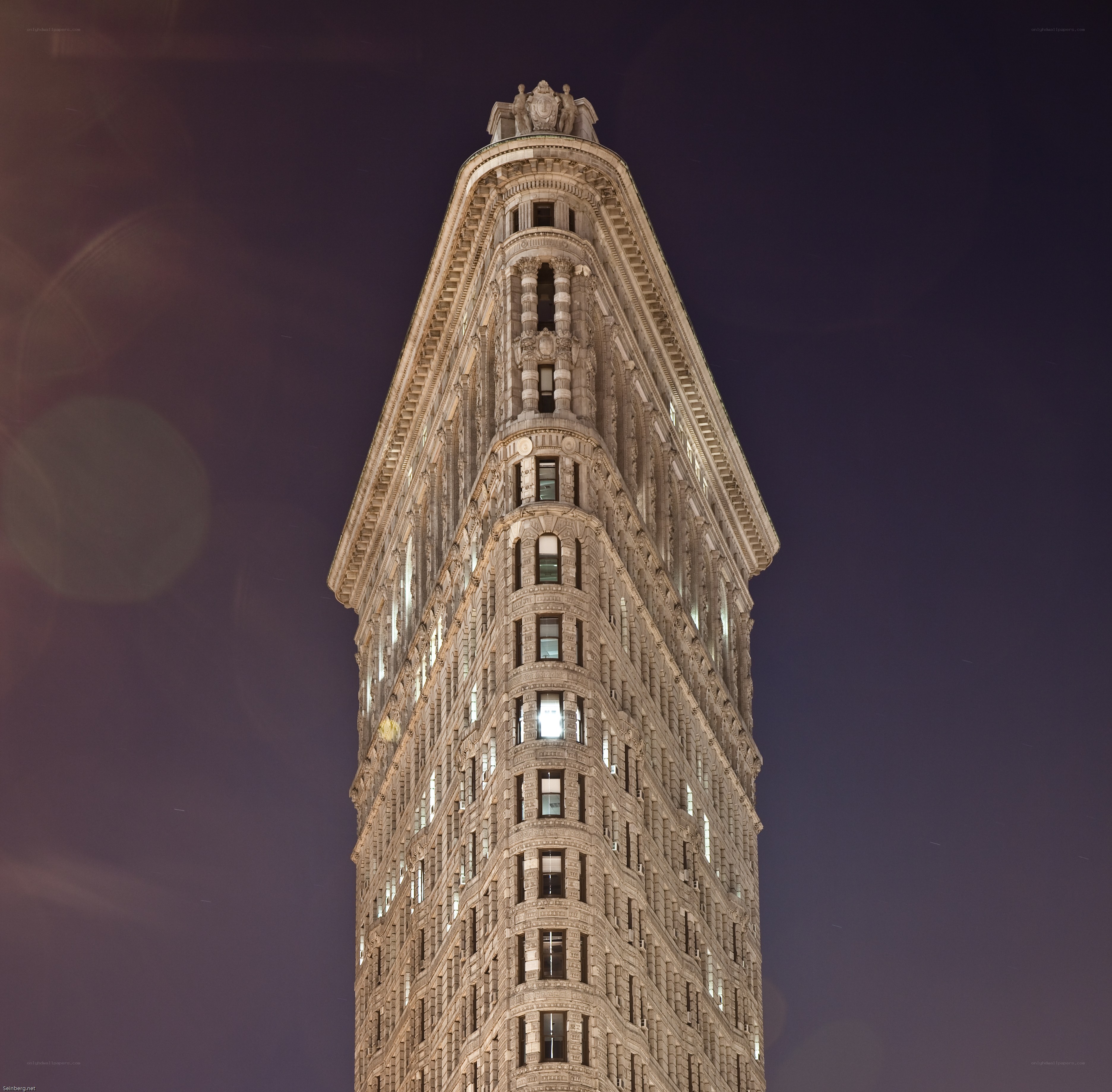 Flatiron Building at night