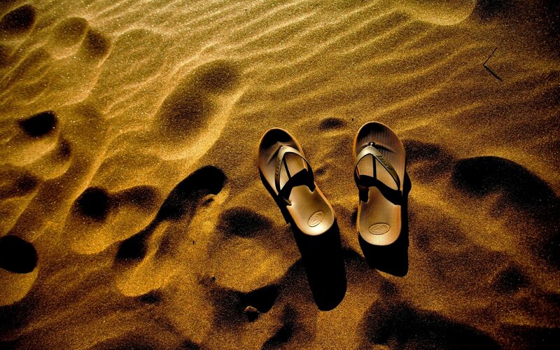 Flip-flops on Sand — Brown, Dramatic
