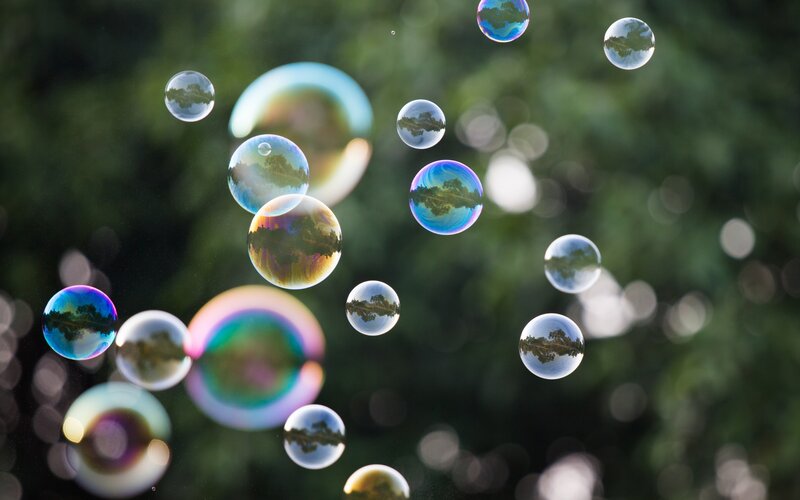 Floating Soap Bubbles — Green