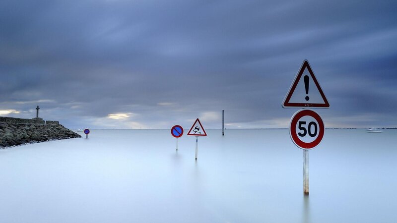 Flooded Road Signs