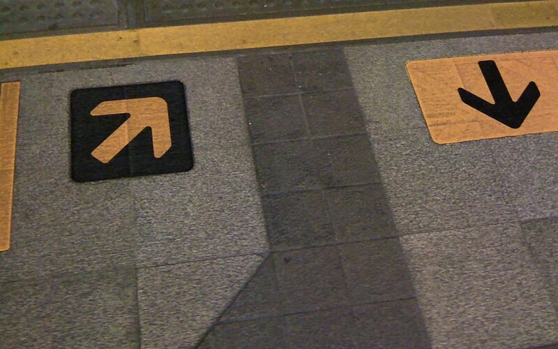 floor directional signs
