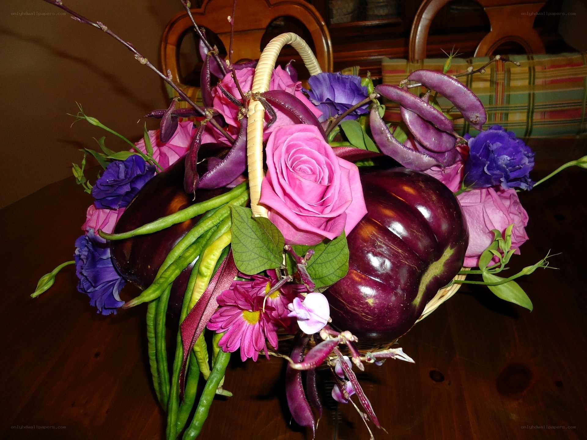 Floral and vegetable arrangement