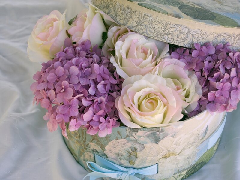 Floral arrangement in a box