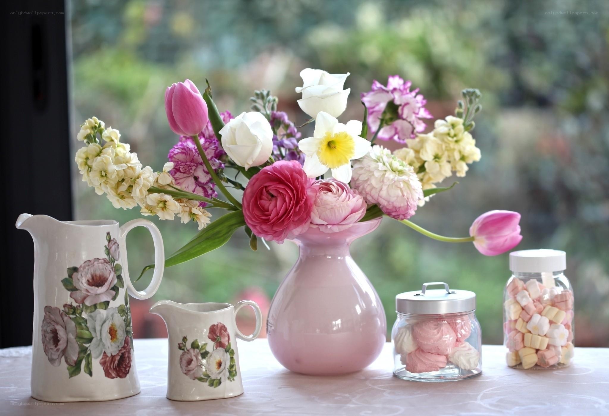 Floral arrangement with ceramics