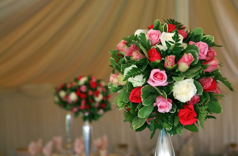 Floral arrangement with roses