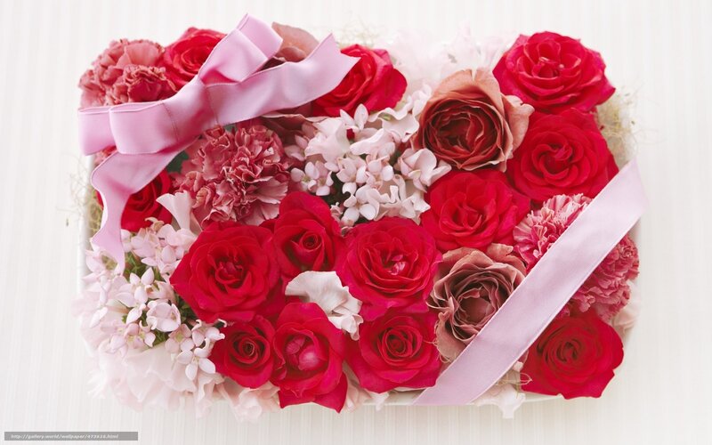 Floral arrangement with roses
