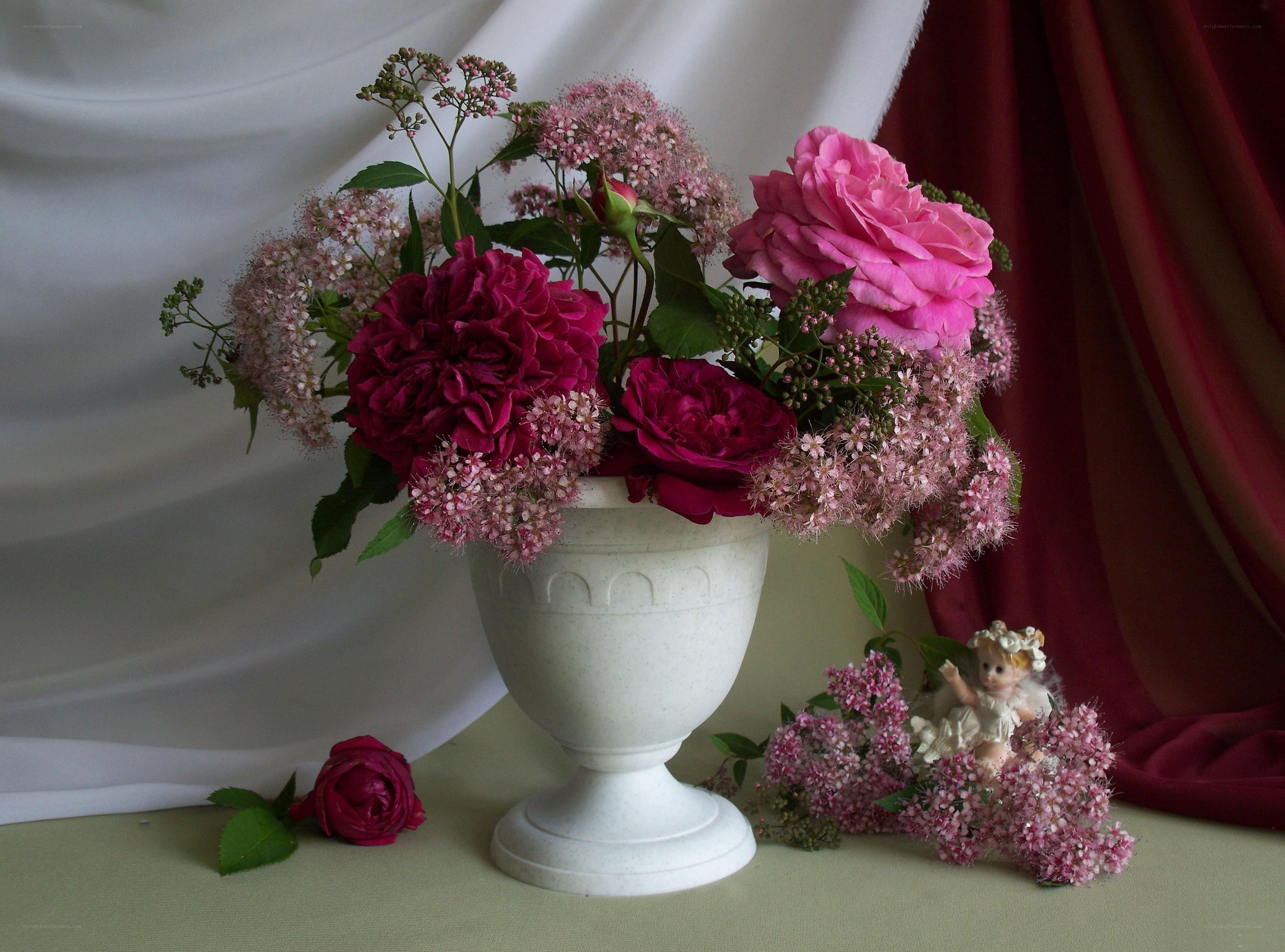 Floral arrangement with roses