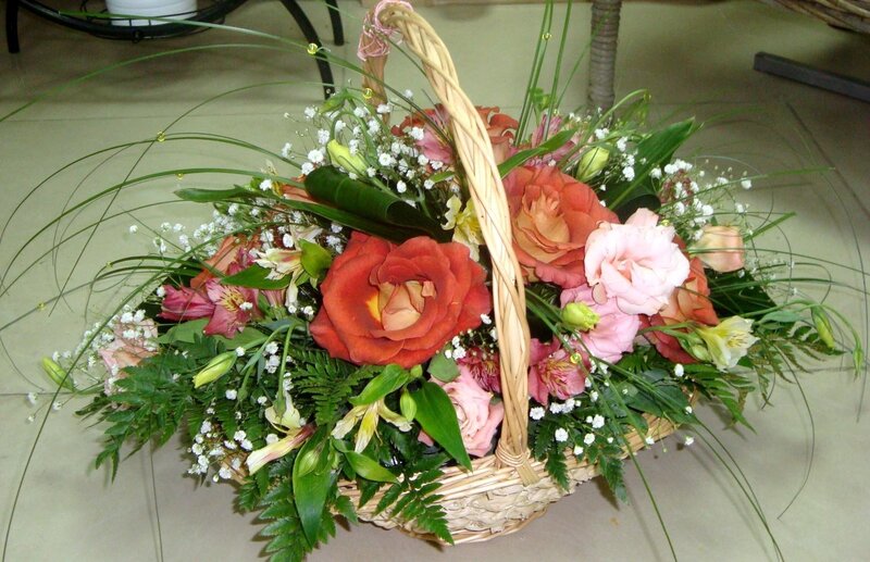 Floral basket arrangement