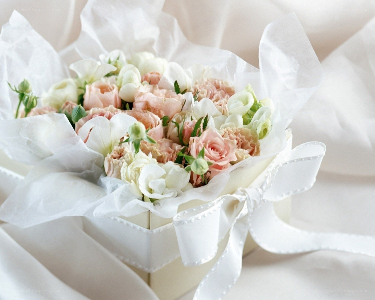 Floral bouquet in a box