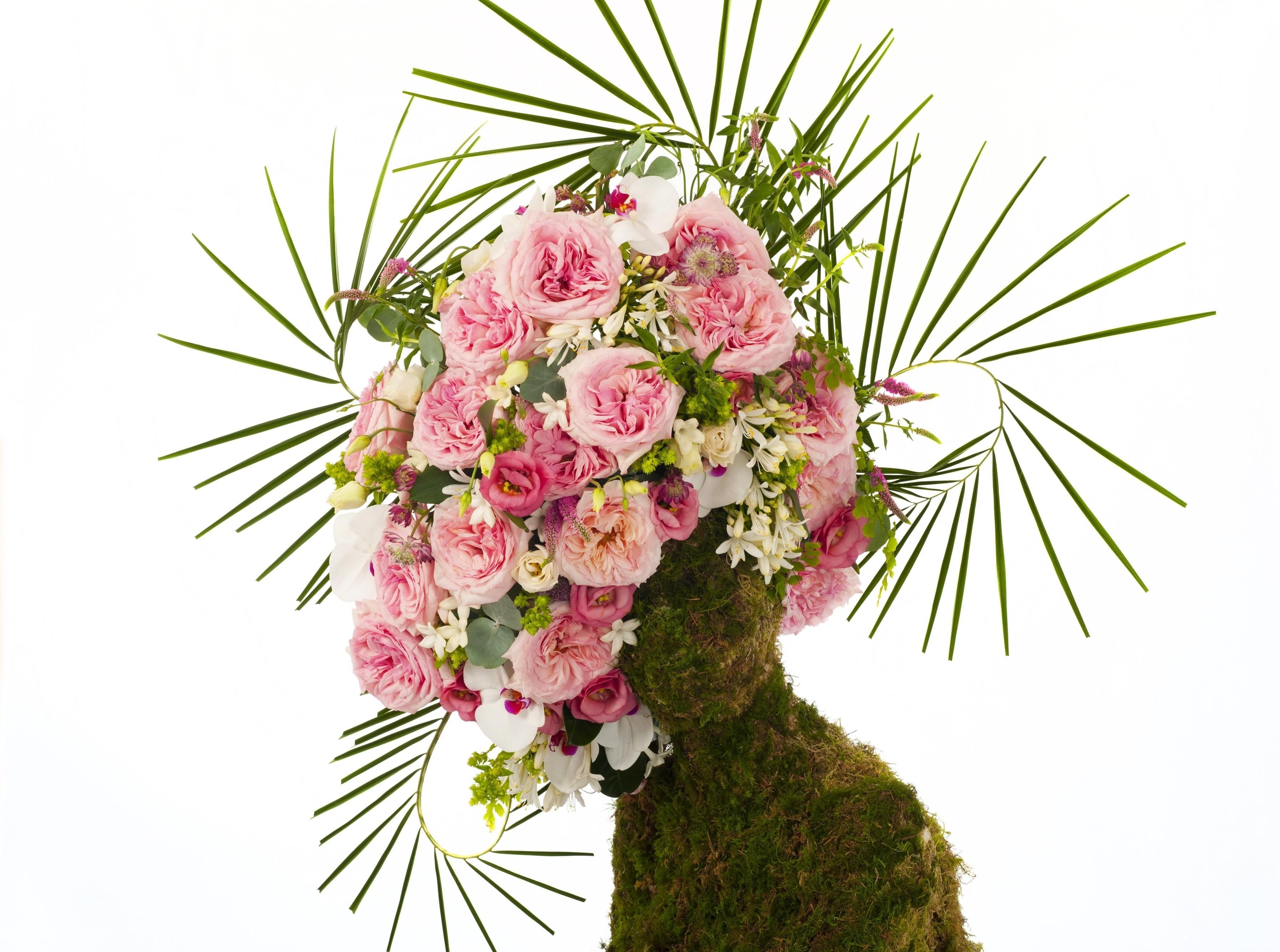 Floral bouquet with moss base