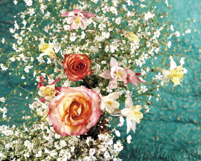 Floral bouquet with roses and baby's breath