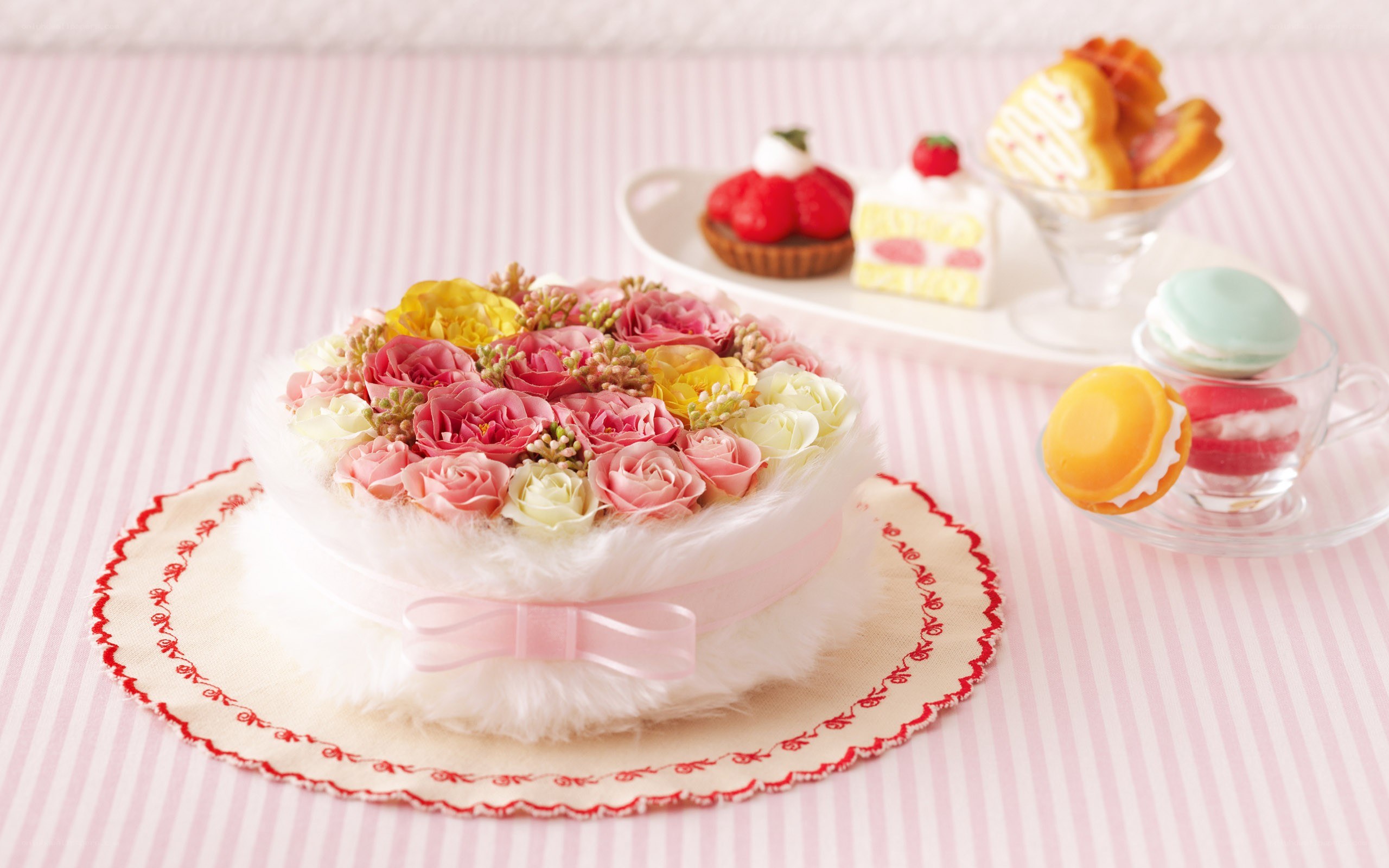 Floral cake with pastries