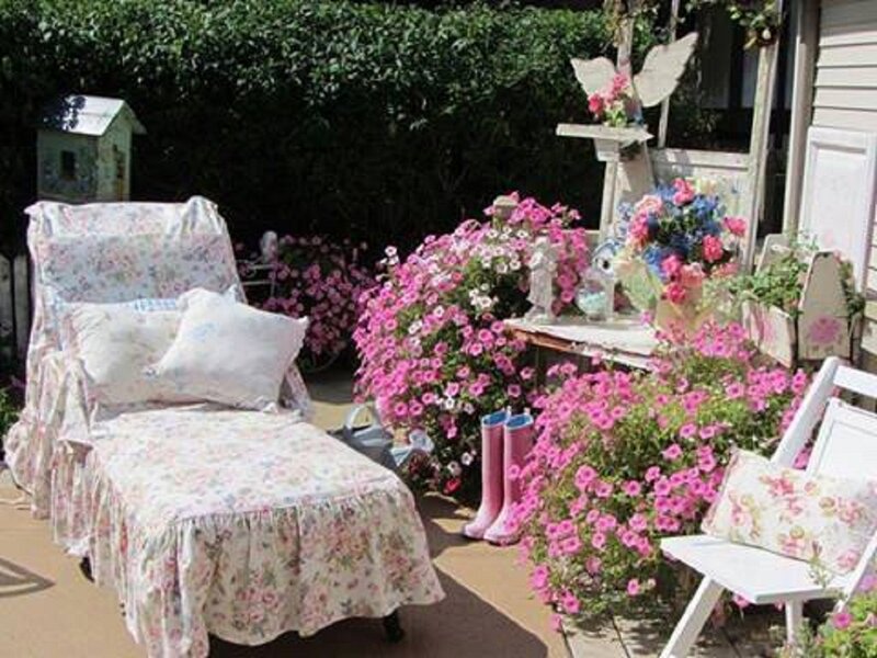 Floral-covered Chaise Lounge