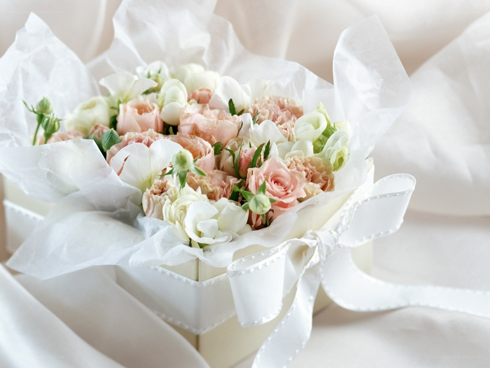 Floral gift box arrangement