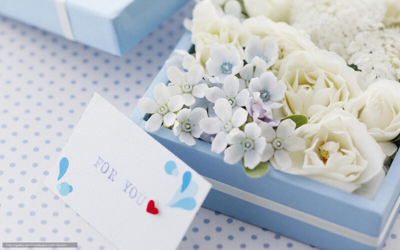 Floral gift box with card