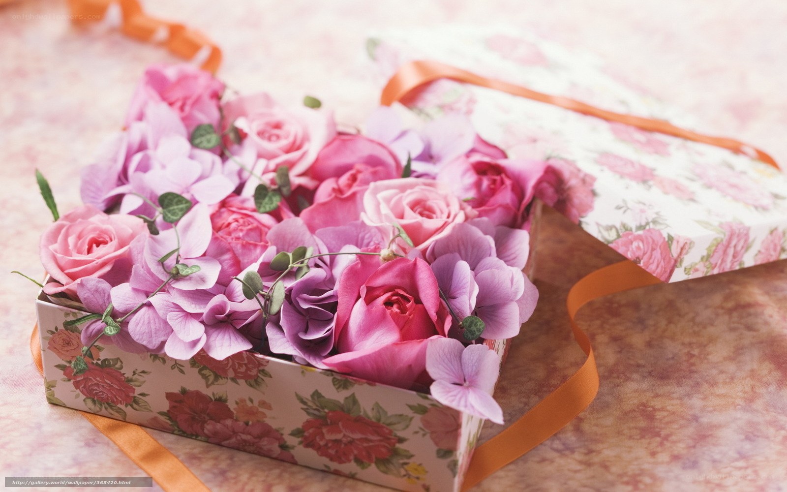 Floral gift box with roses
