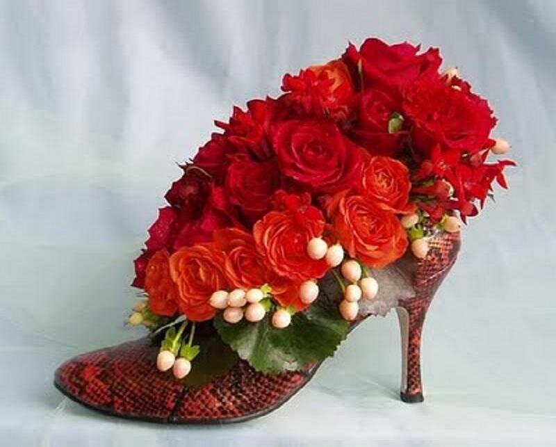 Floral high-heeled shoe arrangement